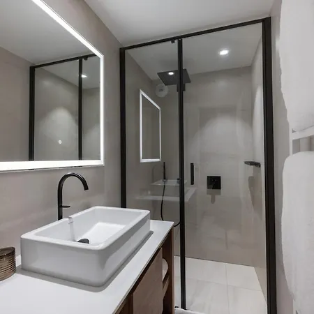 Apartment Neuf A 1850, Ski-in/ski-out, 3 Chambres, Spa, Piscine - Fr-1-564-100 Courchevel